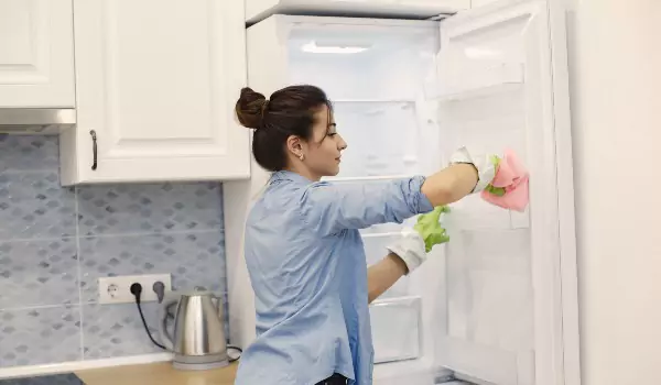 Clean and Disinfect Refrigerator Drawers at home